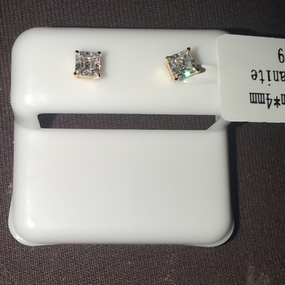 Asscher Cut Moissanite Studs